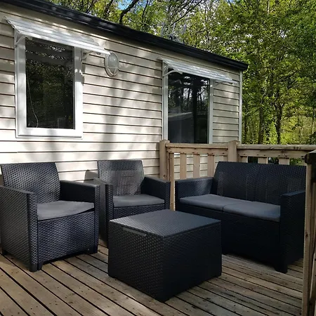 Camping Mobilhome 6 Places Dans 4* Finistere Sud *